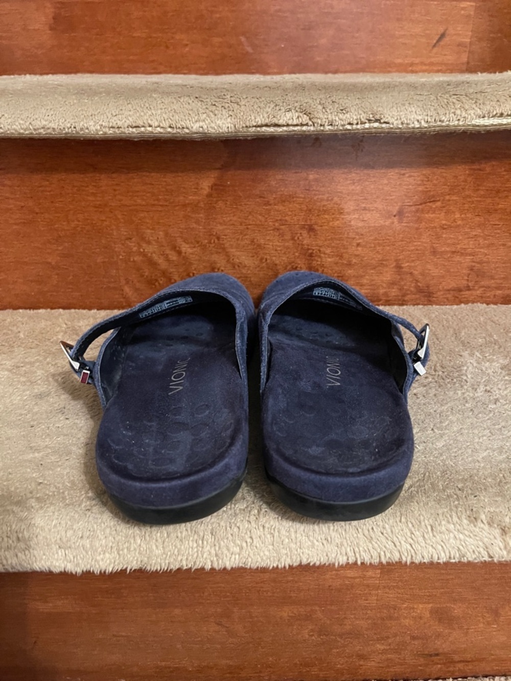 Vionic Navy Suede Mary Jane Clog with Buckle Size 9 In Excellent Condition - Picture 6 of 12